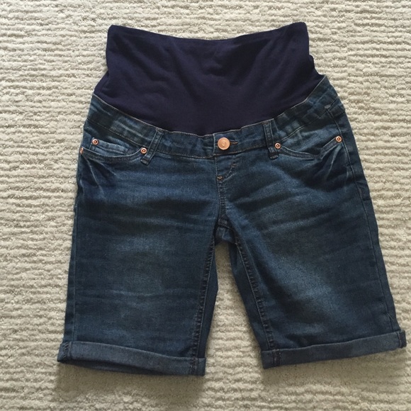 Maternity shorts