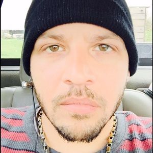 Meet your Posher, Carlos