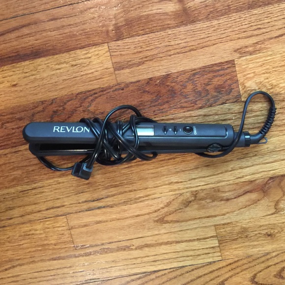 Revlon hair straightener brand new