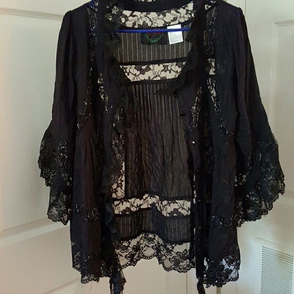 BLACK WITH LACE AS?HRO