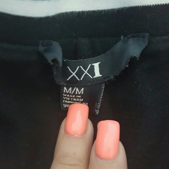 Stripped mini skirt - Picture 3 of 3