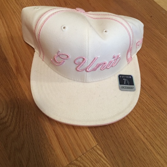 Reebok Accessories - G unit fitted hat