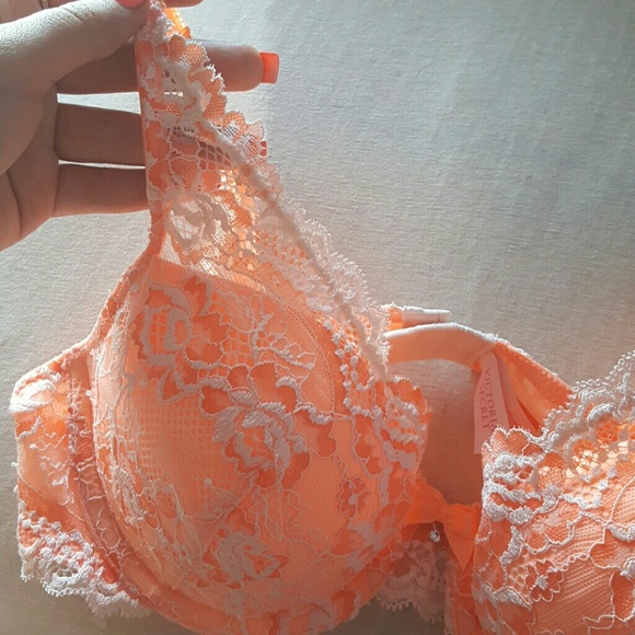 Victoria's secret bra - Picture 3 of 4