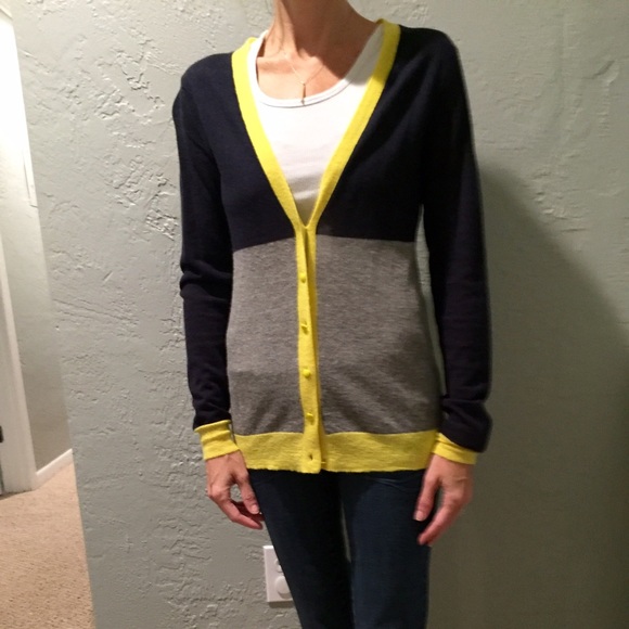 Banana republic Italian yarn cardigan, size xs.