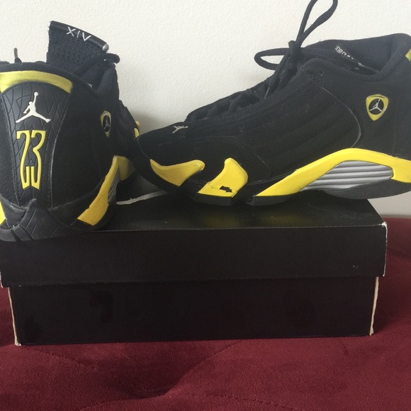 Nike Air Jordan's 14 Retro - Picture 3 of 4