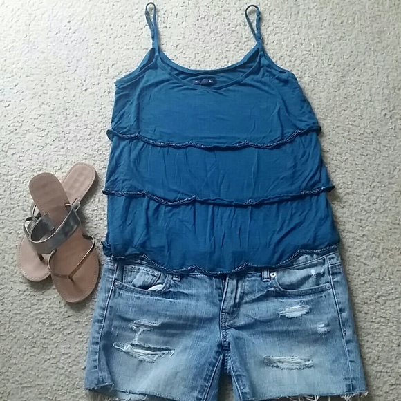 Super cute distressed shorts