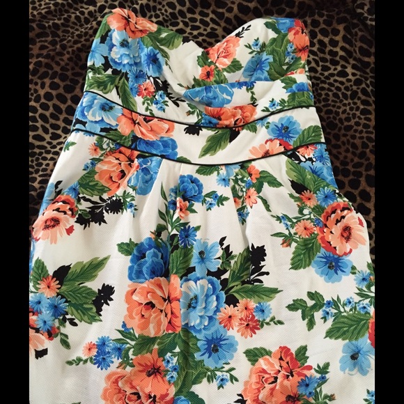 Floral sweetheart strapless dress