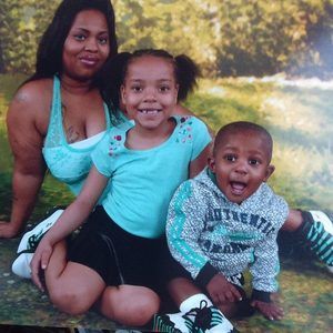 Meet your Posher, Monique