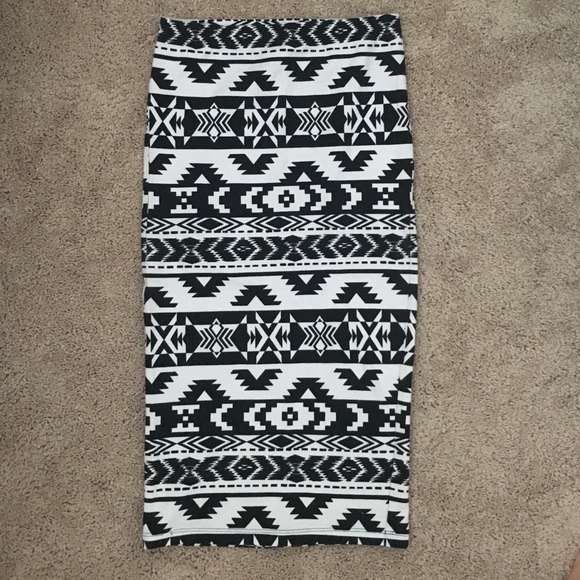 Express Aztec tube skirt
