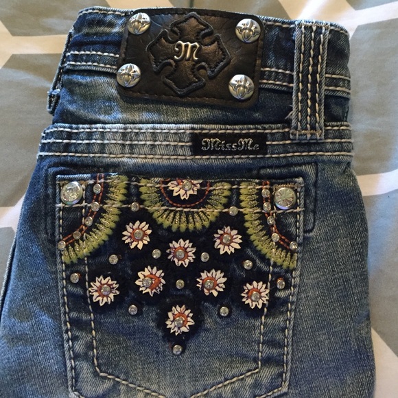 Jean shorts - Picture 3 of 4