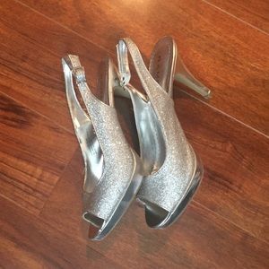 Glittery low heel silver heels!
