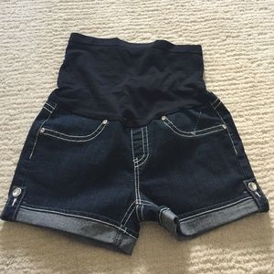 Maternity shorts