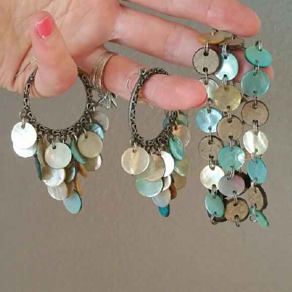 Mother of pearl bracelet and earrings set