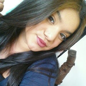 Meet your Posher, Celina