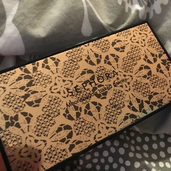 Sephora's Moonshadow Baked Palette - In the Nude