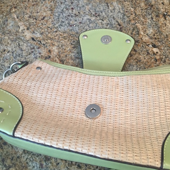 🍃PARIS - LOVELY PURSE ✈️💚 - Picture 4 of 4