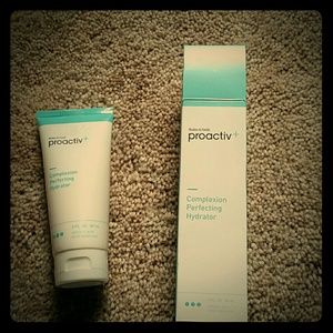 Proactiv plus complexion perfecting hydrator