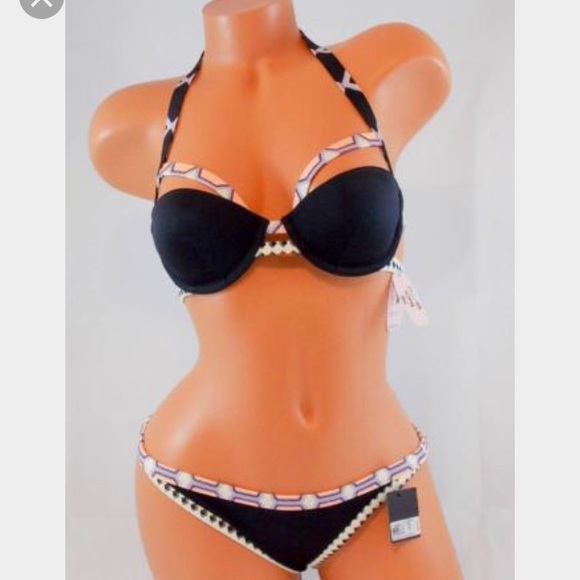 🚫SOLD🚫 Victoria's Secret Swim Set  34D/M. NWT