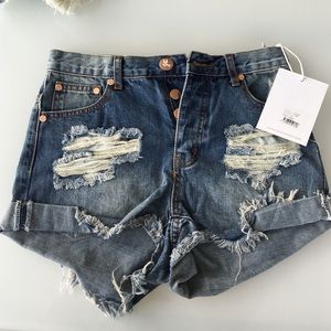 One teaspoon hawk shorts. Brand new w/ tags sz 26