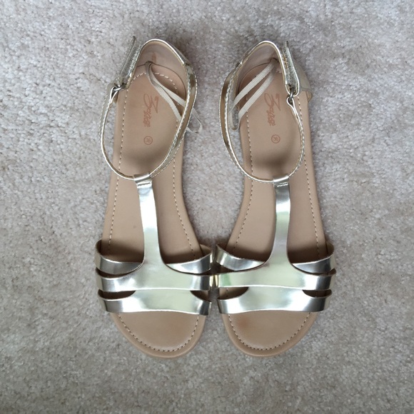 Zara sandals - Picture 2 of 3