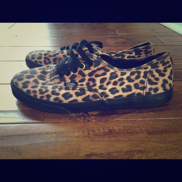 Leopard Vans six 7.5
