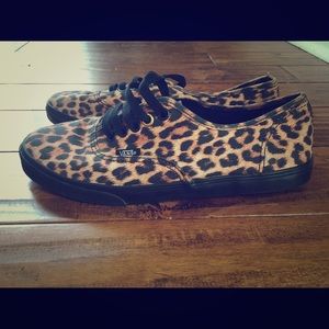 Leopard Vans six 7.5