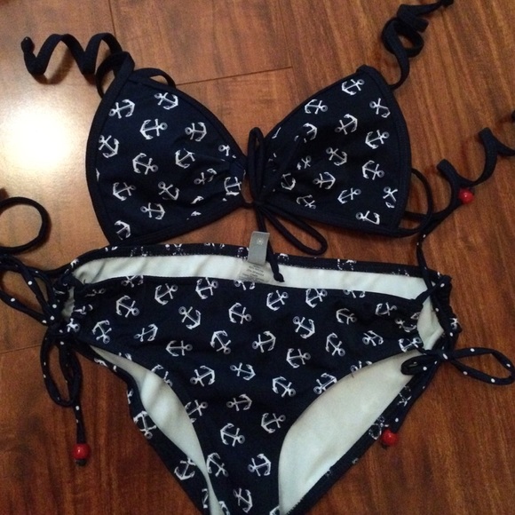 Delias 2 piece bikini (S top and M bottom)