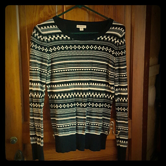 Black and white sweater - Picture 1 of 2