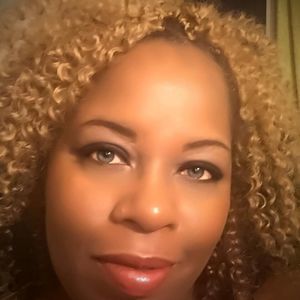 Meet your Posher, Ambra