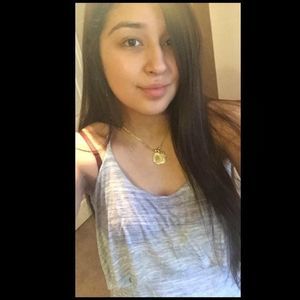 Meet your Posher, Leonor