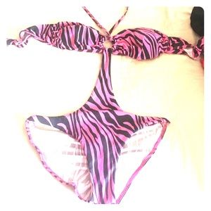 🎉Black and Pink Zebra striped monokini🎉