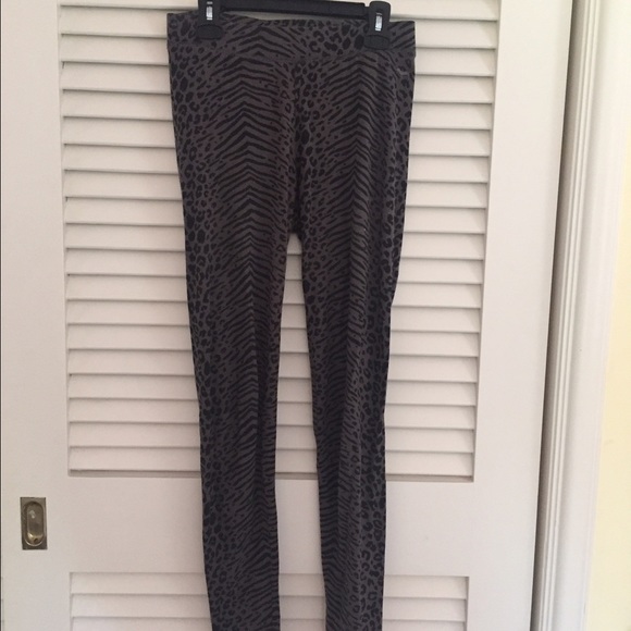 VS PINK cheetah print leggings