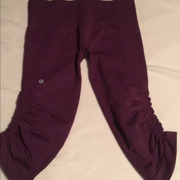 Plum size 8 lulu crops