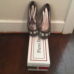 Pierre Dumas pewter gray dress flats