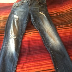 Destroyed jeans
