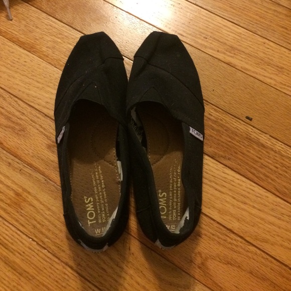 Black toms