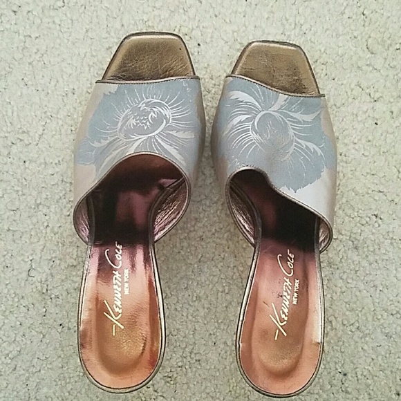 Kenneth Cole Shoes - Kenneth Cole New York sandals size 7.5.