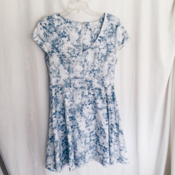 Dresses & Skirts - 👼🏼Super Cute Cloud Dress👼🏼