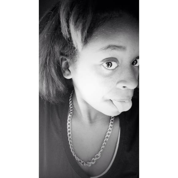 Meet your Posher, Sarai