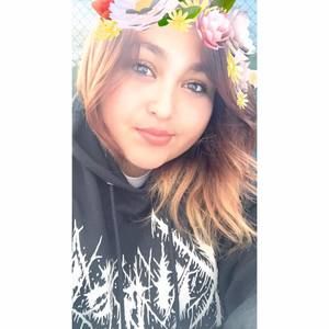 Meet your Posher, Desiree