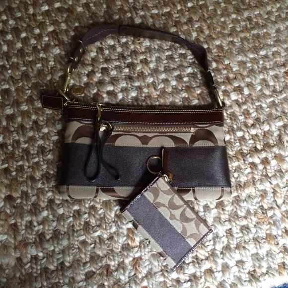 Coach fabric C shoulder purse with mini id case - Picture 1 of 1