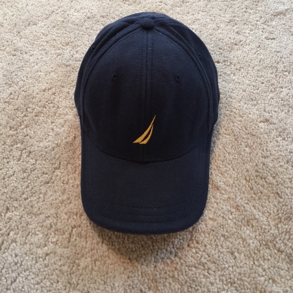 Fitted Basesball cap