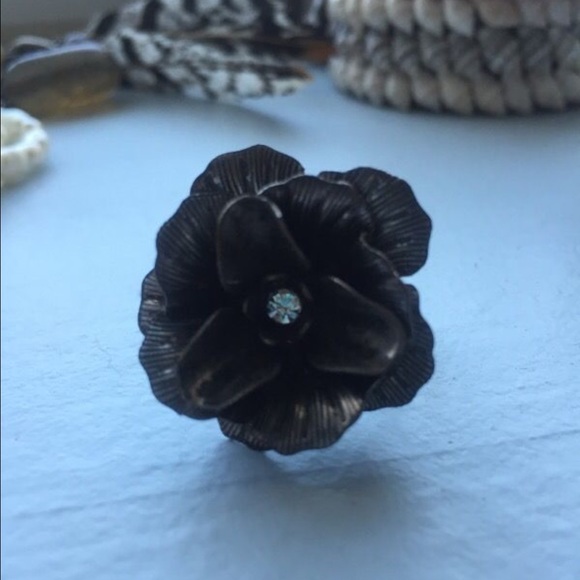 Flower ring ๐ ๐ - Picture 2 of 3