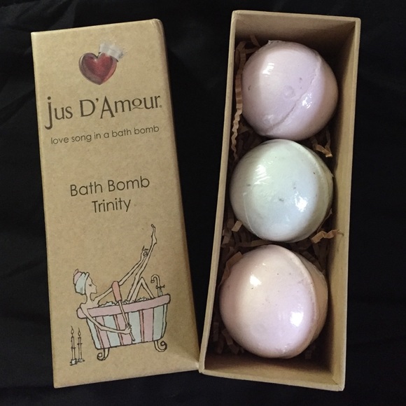 Jus D'Amour Bath Bomb Trinity