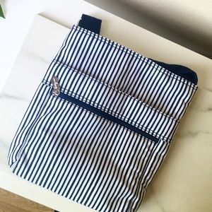 Cross body thirty one