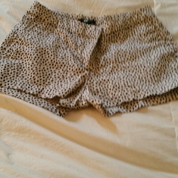 Shorts - Picture 2 of 4