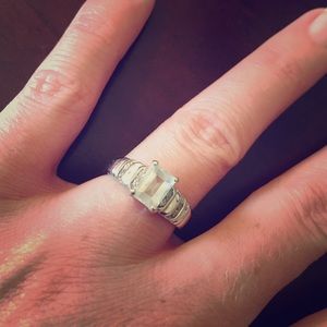 Beautiful Aquamarine and diamond accent ring!