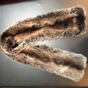 Faux Fur Scarf w tags