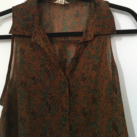 Urban Outfitters Collared Tank Button Down Blouse - Picture 2 of 3