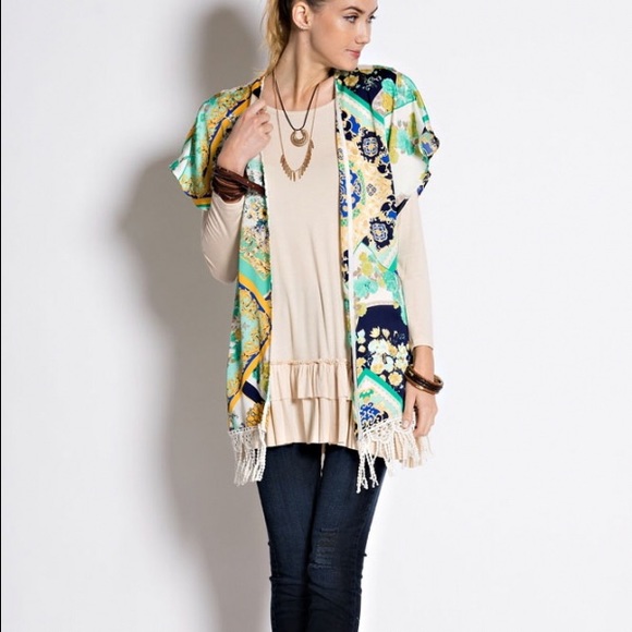 ☀SALE☀️Versace Style Print Kimono - Picture 3 of 4